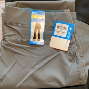 Columbia back beauty bootcut hiking pant. Gray.